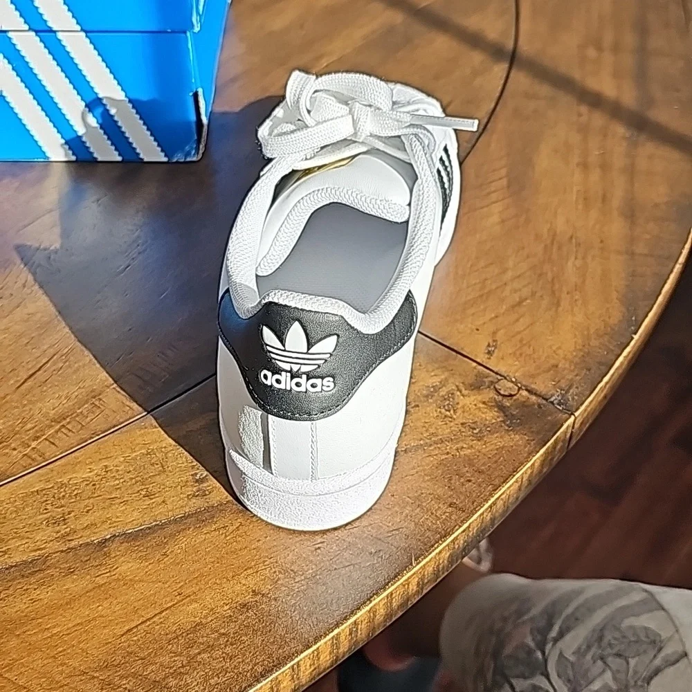 Shell Toe Adidas - Picture 7 of 8